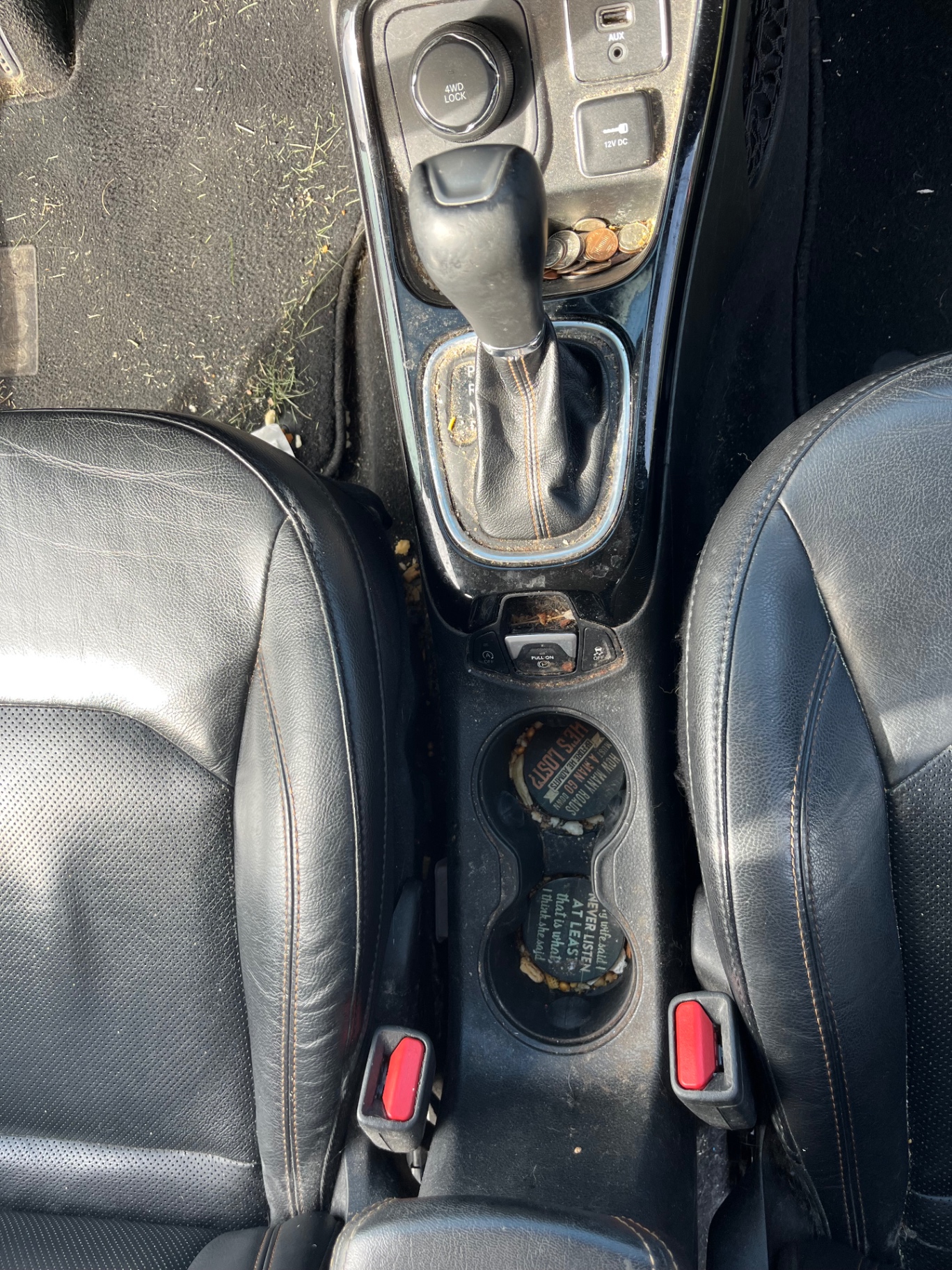 Jeep Compass center console and cup holders — before