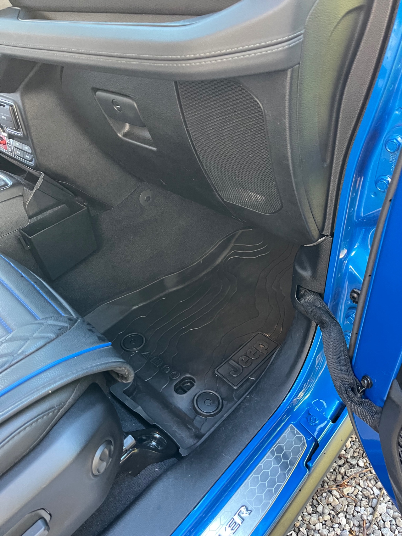 Jeep Rubicon passenger footwell — after